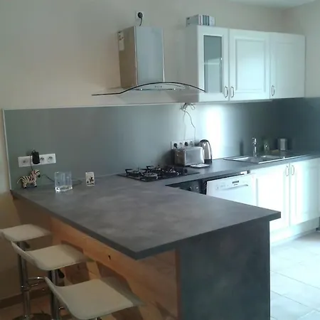 Apartamento Hilltop Haven - Privacy, Views And Starry Nights *